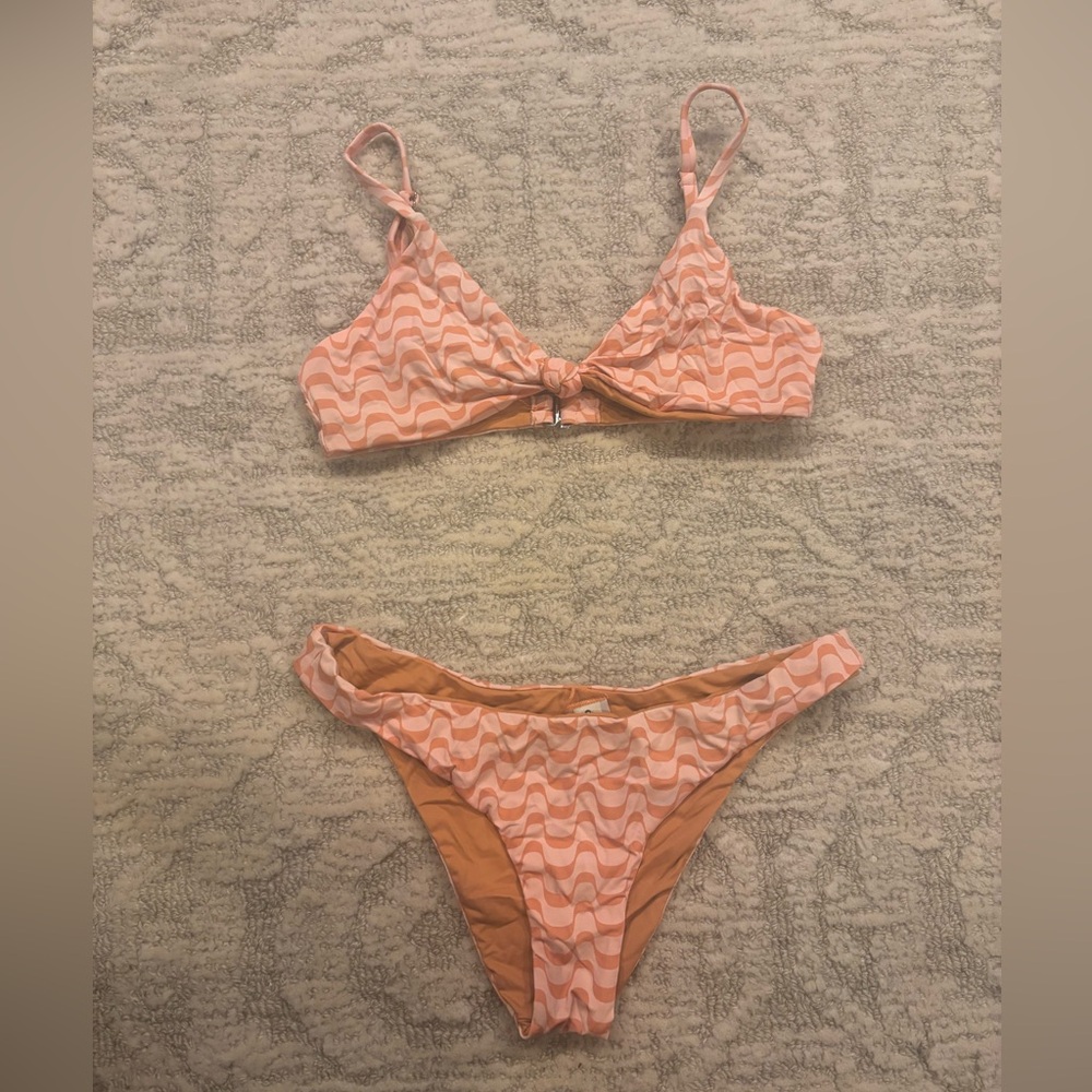 Dippin’ Daisy’s Knotted Pink and Orange Bikini | XS